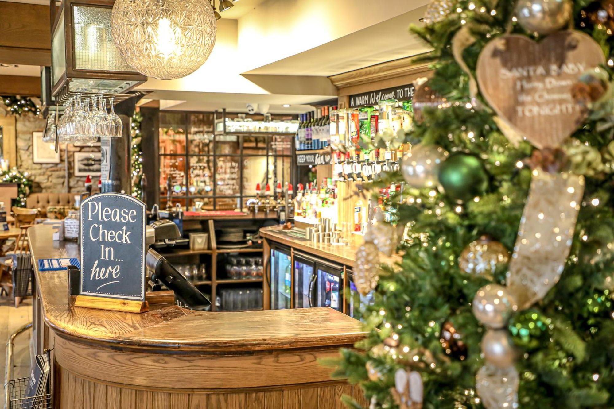 The Pooley Bridge Inn エクステリア 写真